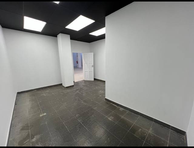 915M² WAREHOUSE TO LET IN LASER PARK